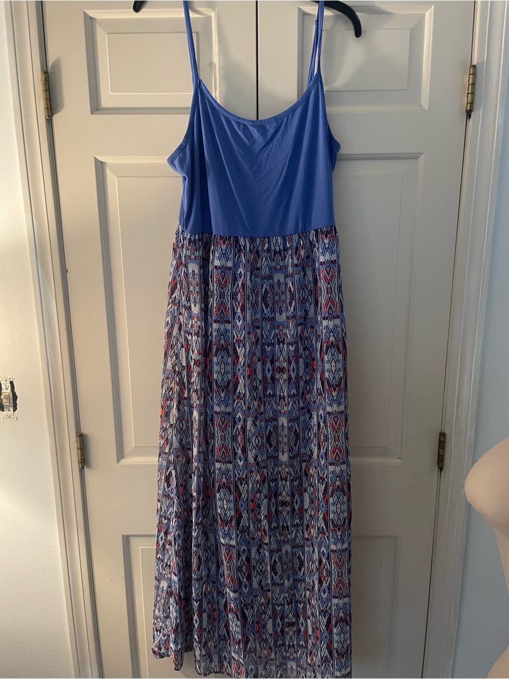 Sleeveless Blue Spaghetti-Strap Maxi Dress with Patterned Skirt